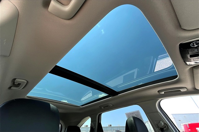 2022 Kia Sorento S - Photo 22