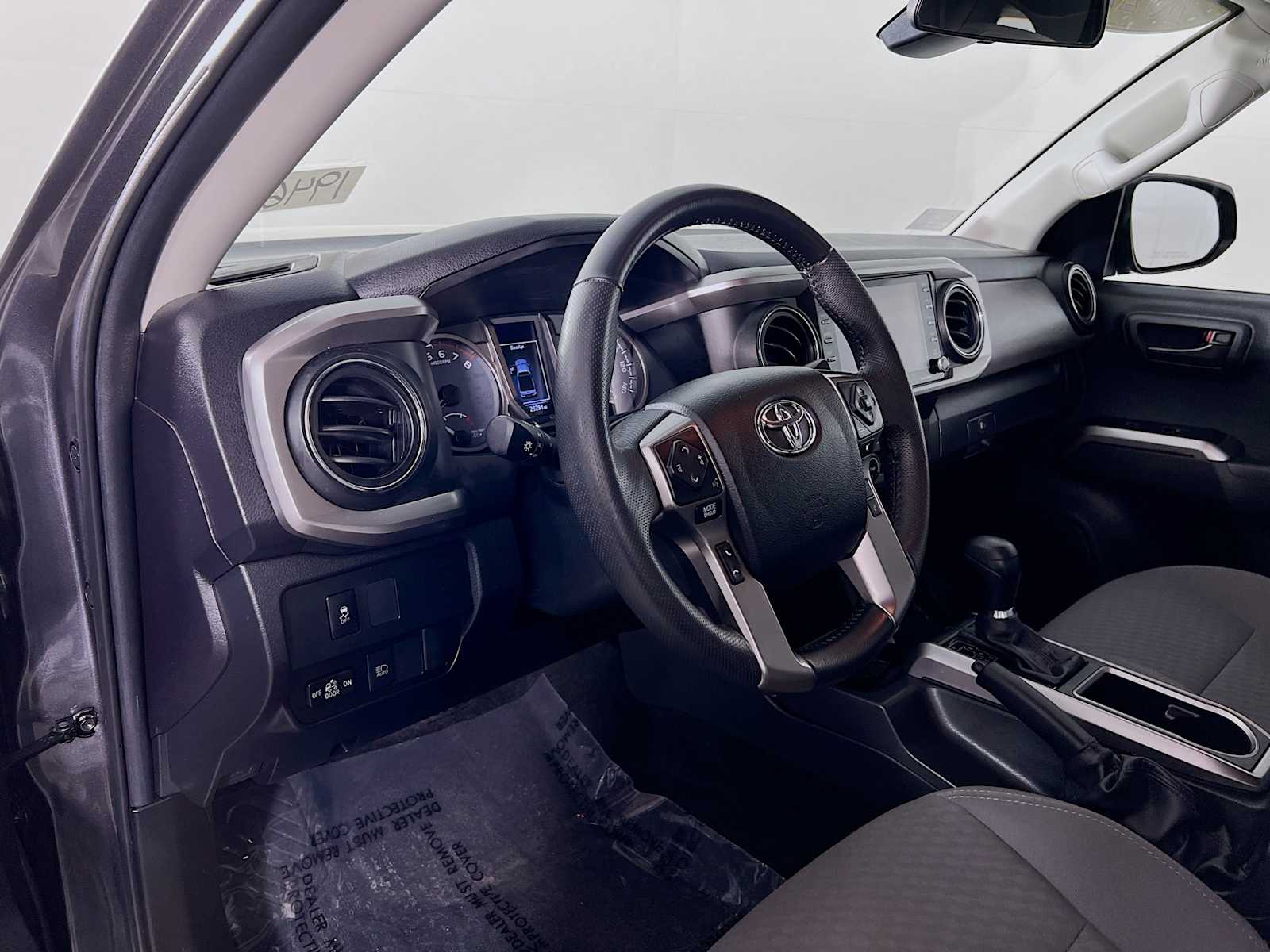 2022 Toyota Tacoma SR5 - Photo 9