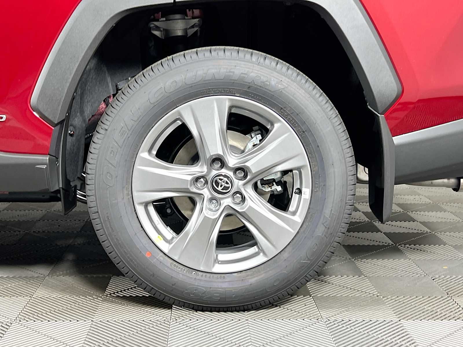 2025 Toyota RAV4 Hybrid XLE - Photo 19
