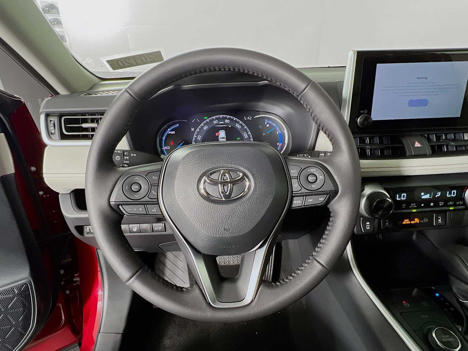 2025 Toyota RAV4 Hybrid XLE - Photo 7
