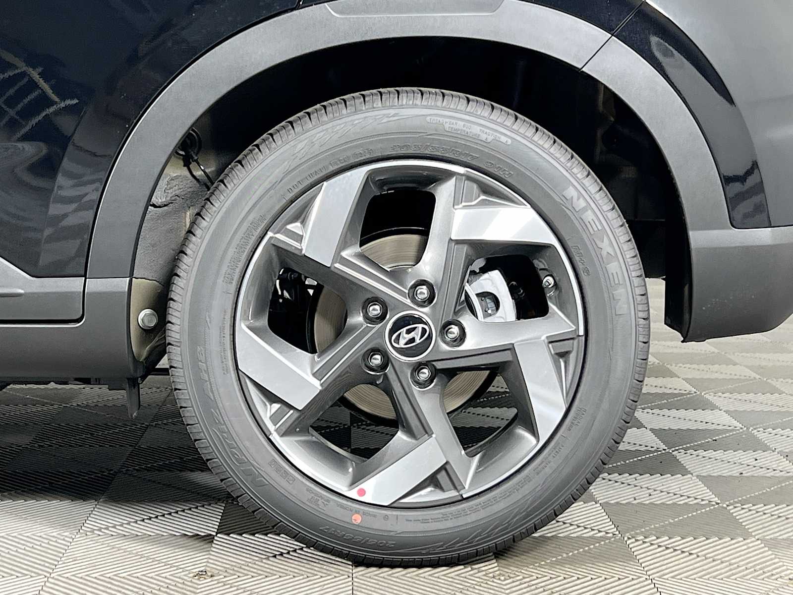 2025 Hyundai Venue SEL - Photo 18