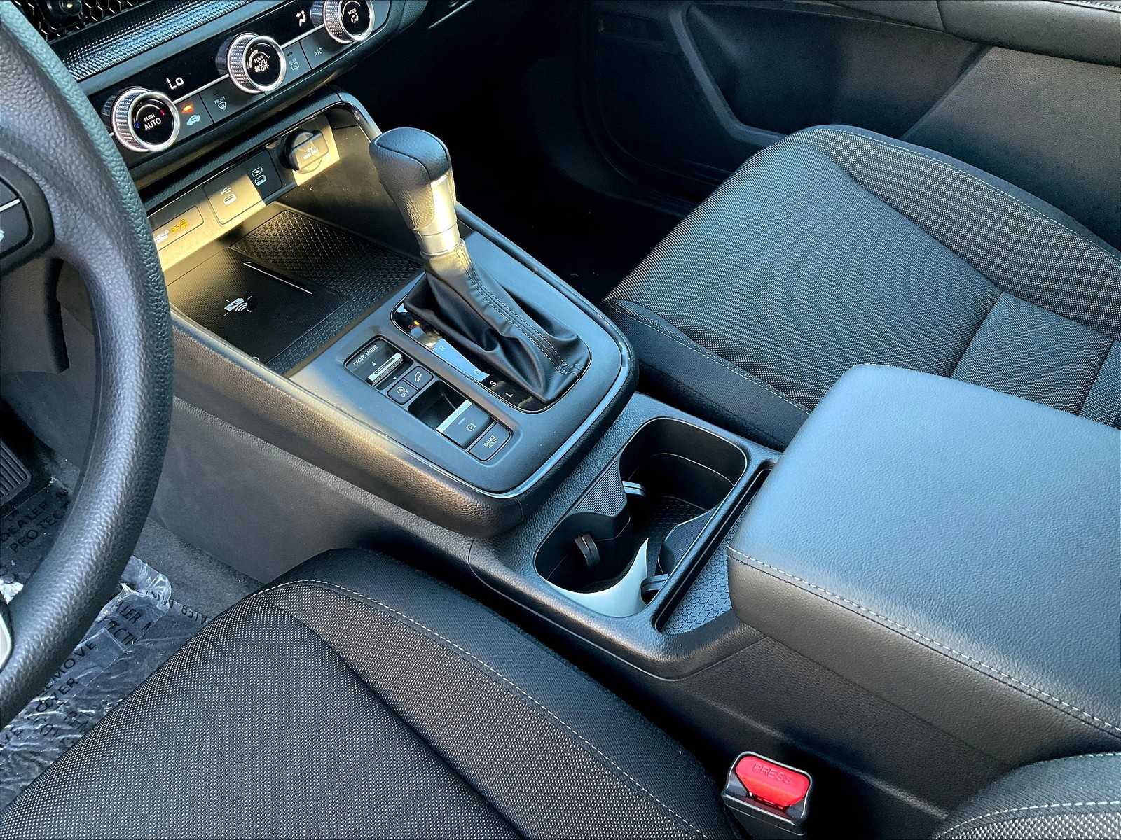 2026 Honda CR-V LX - Photo 14