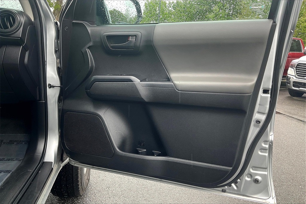 2022 Toyota Tacoma SR - Photo 11