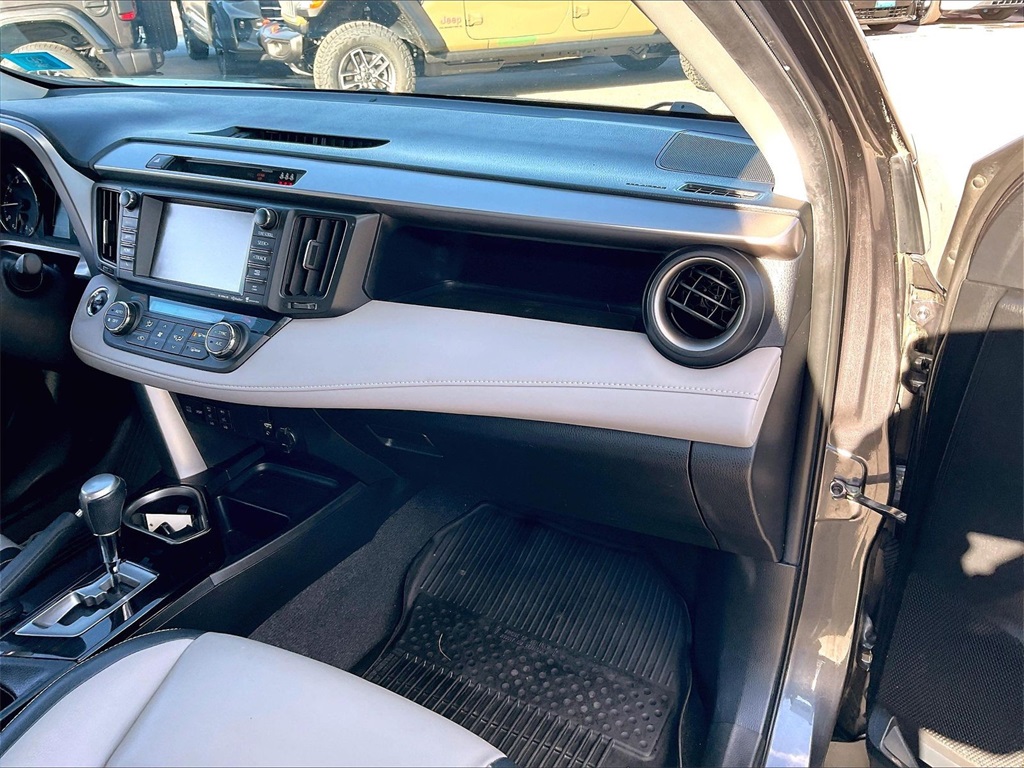 2017 Toyota RAV4 Limited - Photo 12