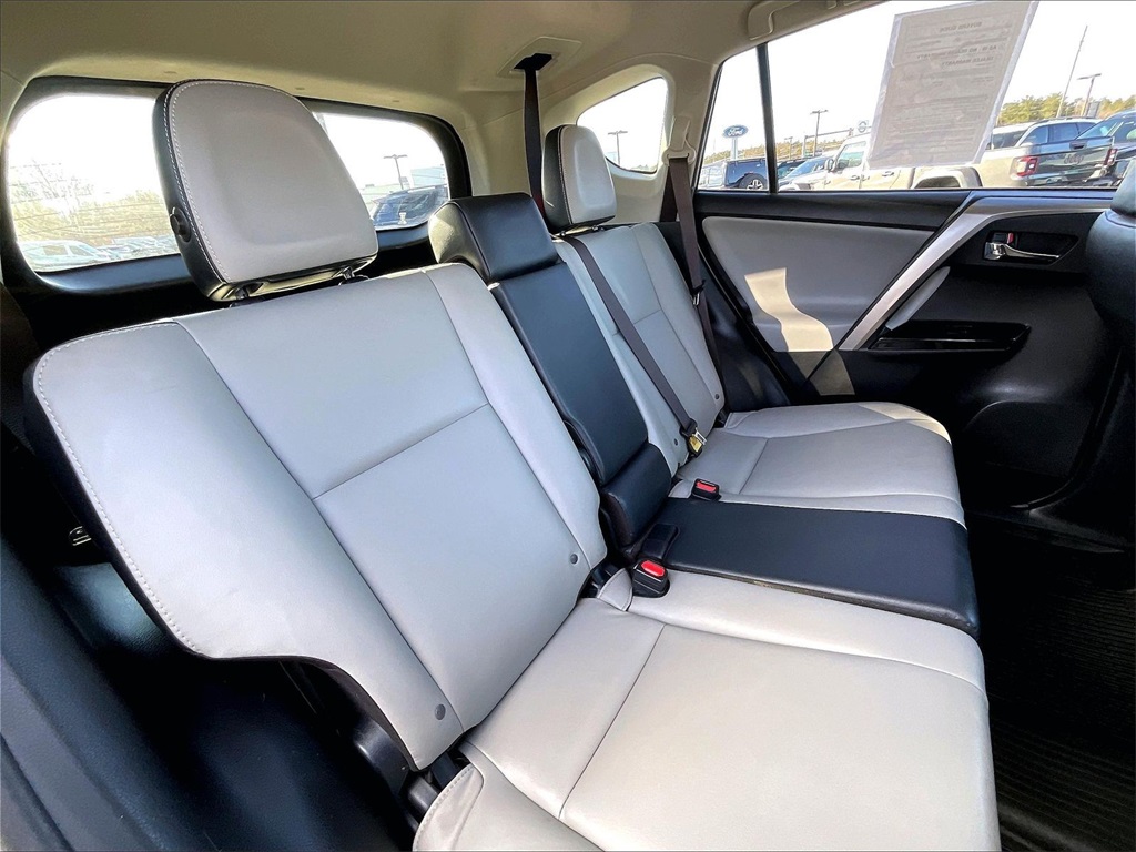 2017 Toyota RAV4 Limited - Photo 15