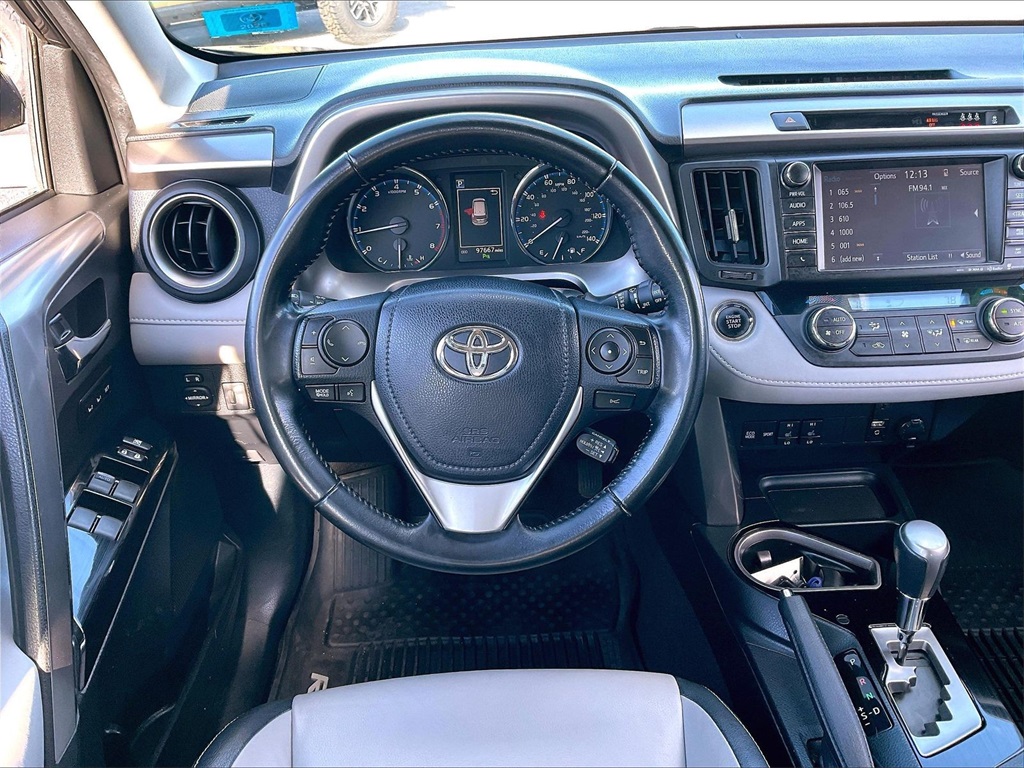 2017 Toyota RAV4 Limited - Photo 16