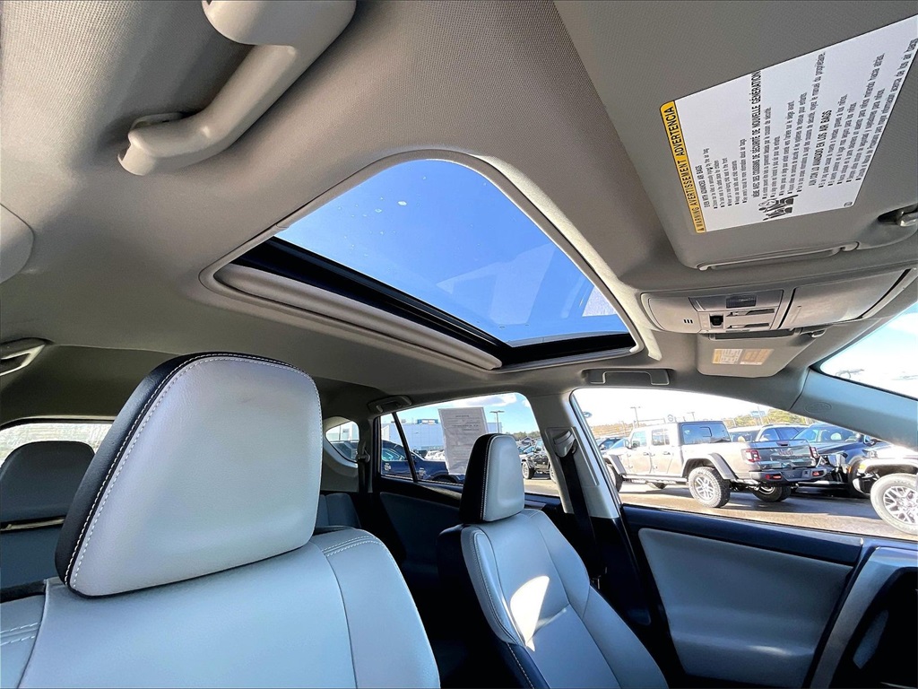 2017 Toyota RAV4 Limited - Photo 21