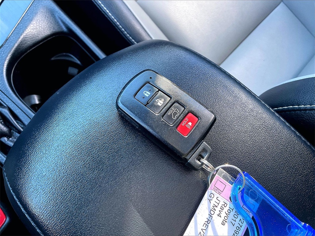 2017 Toyota RAV4 Limited - Photo 29