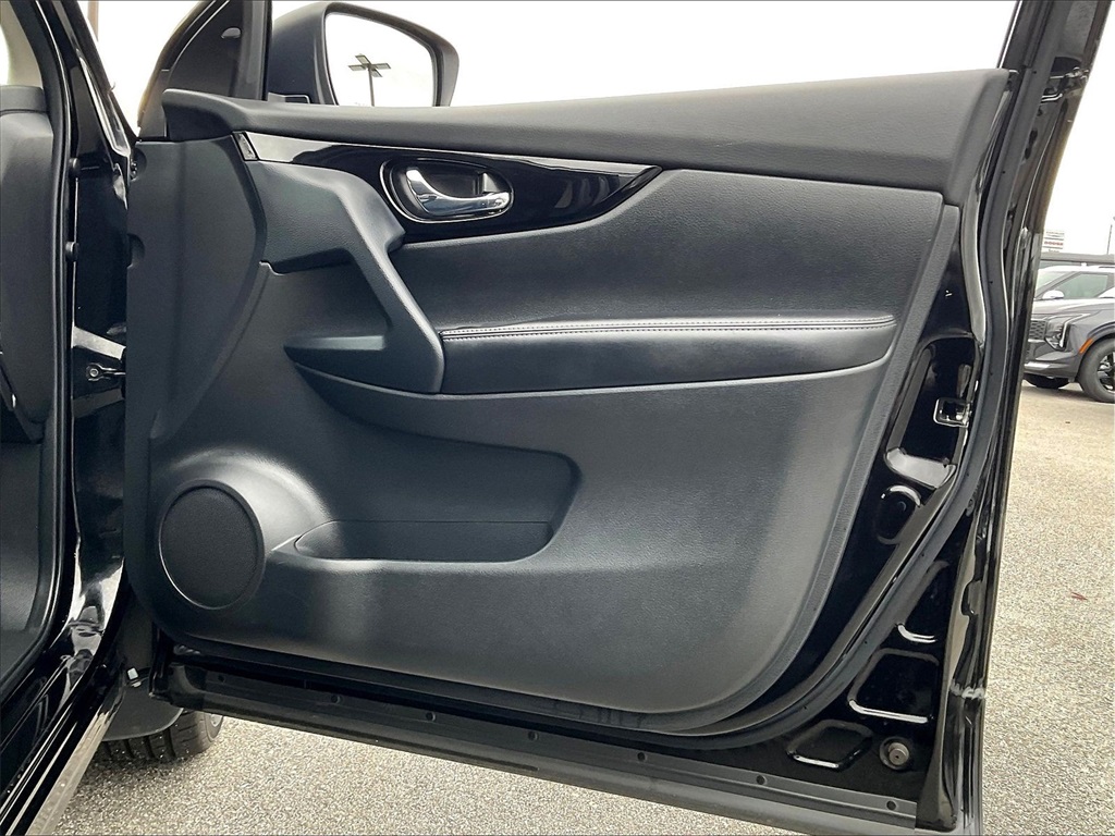 2022 Nissan Rogue Sport SL - Photo 11