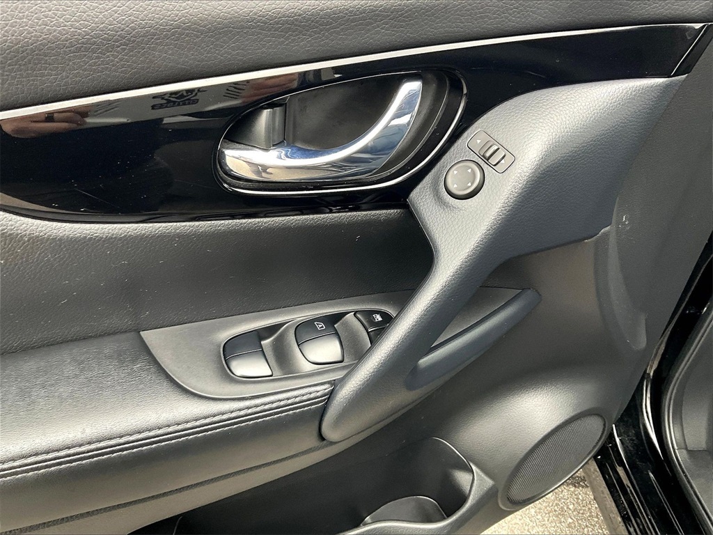 2022 Nissan Rogue Sport SL - Photo 36