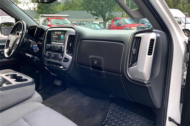 2018 GMC Sierra 1500 SLE - Photo 17