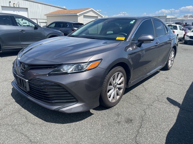 2020 Toyota Camry LE - Photo 3