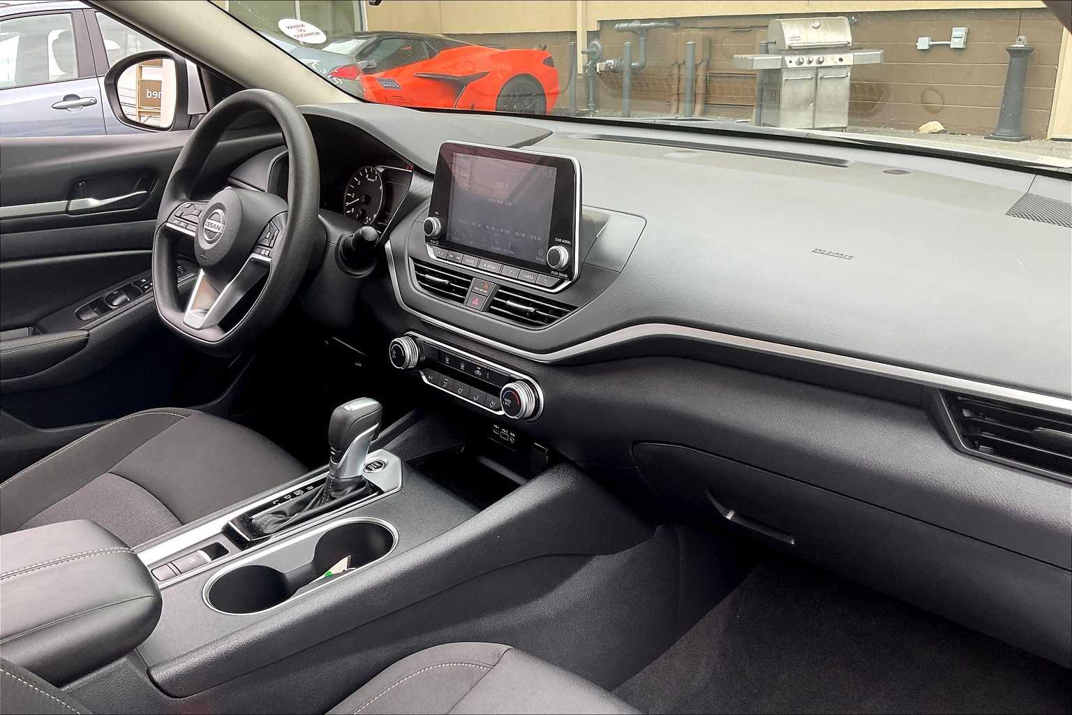 2022 Nissan Altima 2.5 SV - Photo 14