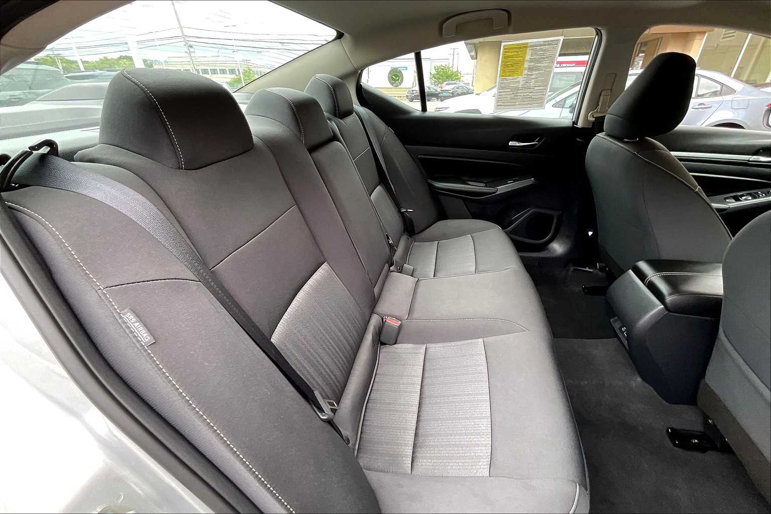 2022 Nissan Altima 2.5 SV - Photo 16