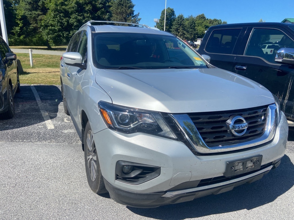 2019 Nissan Pathfinder SV
