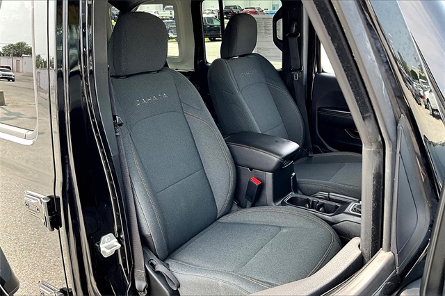 2024 Jeep Wrangler Sahara 4xe - Photo 11