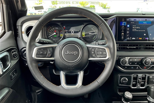 2024 Jeep Wrangler Sahara 4xe - Photo 16