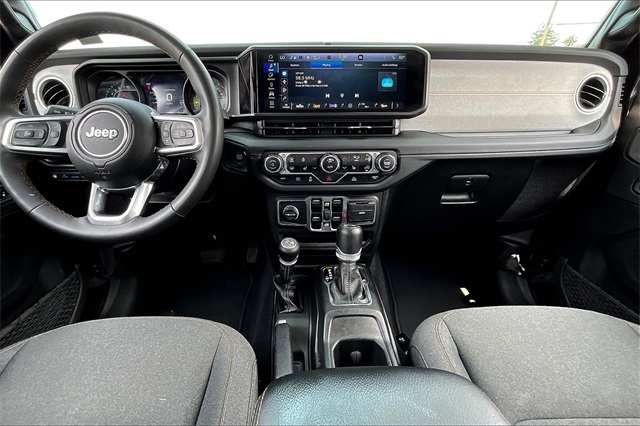 2024 Jeep Wrangler Sahara 4xe - Photo 20