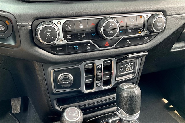 2024 Jeep Wrangler Sahara 4xe - Photo 23