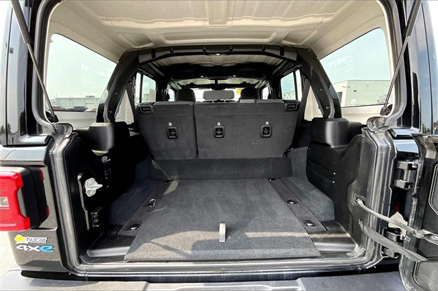 2024 Jeep Wrangler Sahara 4xe - Photo 24