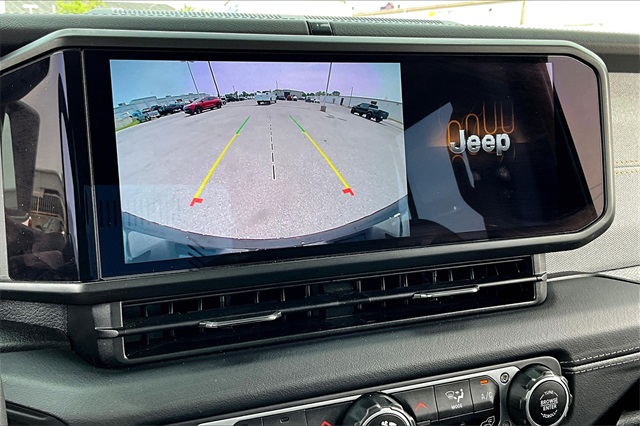 2024 Jeep Wrangler Sahara 4xe - Photo 25