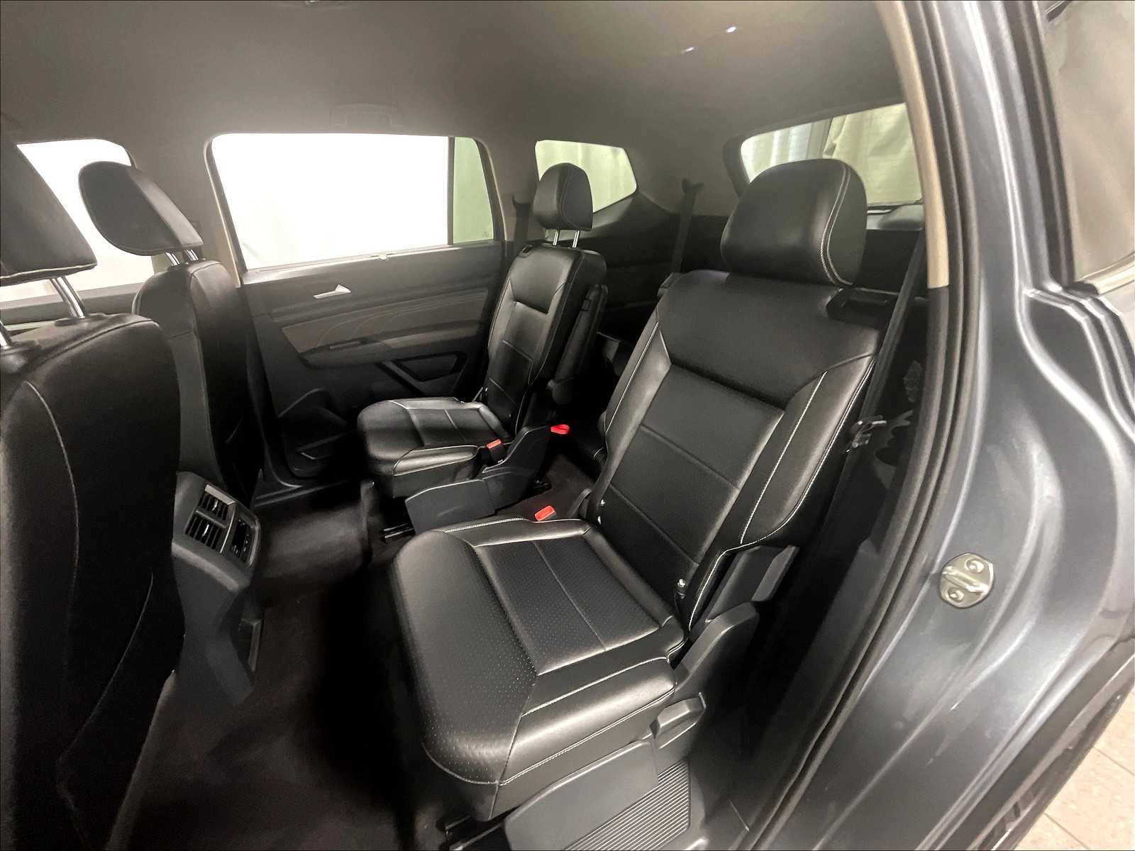 2022 Volkswagen Atlas 3.6L V6 SE w/Technology - Photo 15