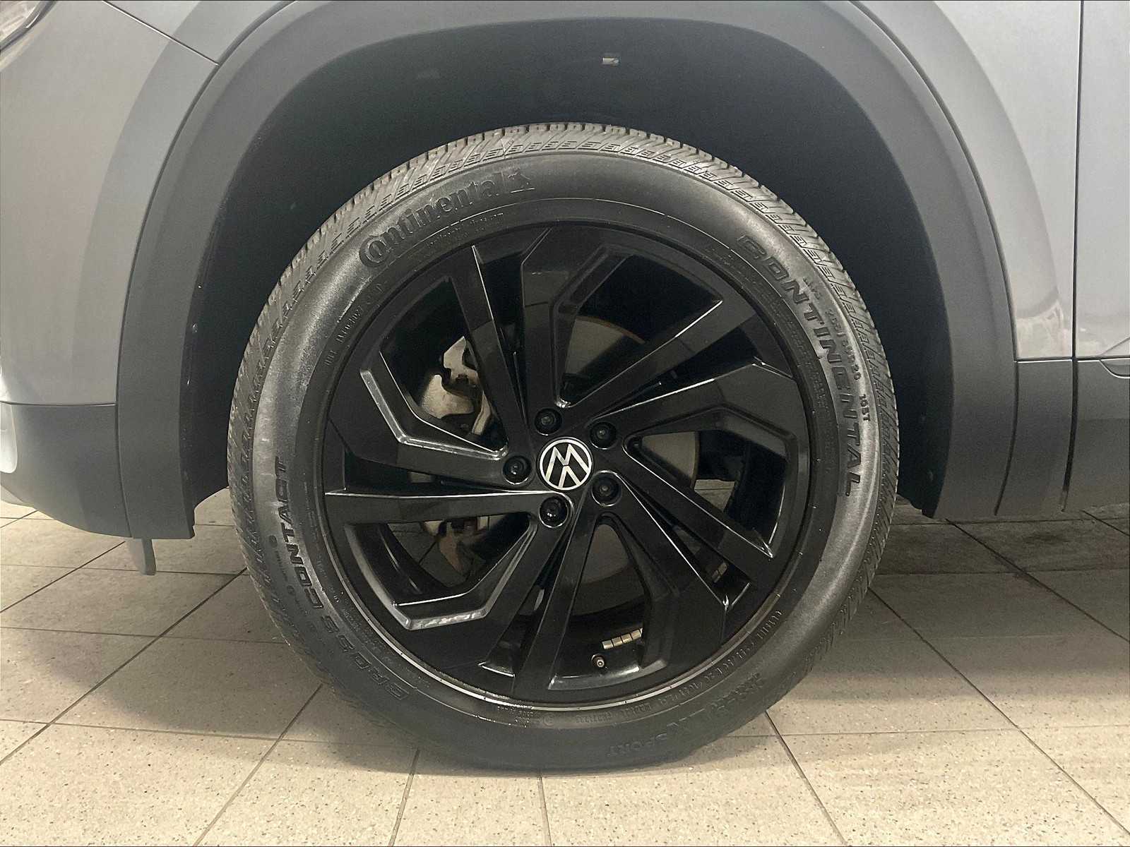 2022 Volkswagen Atlas 3.6L V6 SE w/Technology - Photo 7