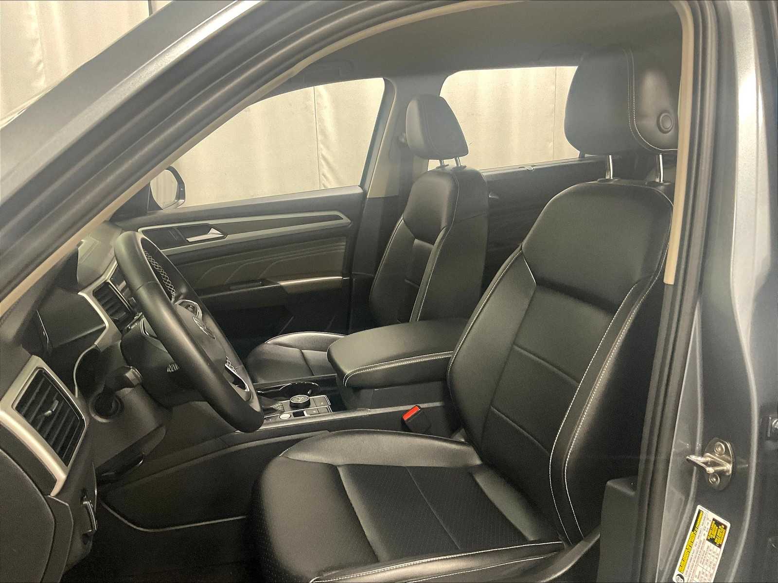 2022 Volkswagen Atlas 3.6L V6 SE w/Technology - Photo 10
