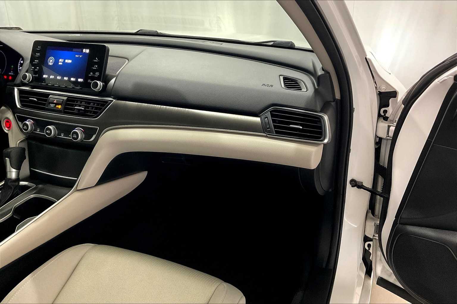 2020 Honda Accord LX - Photo 13