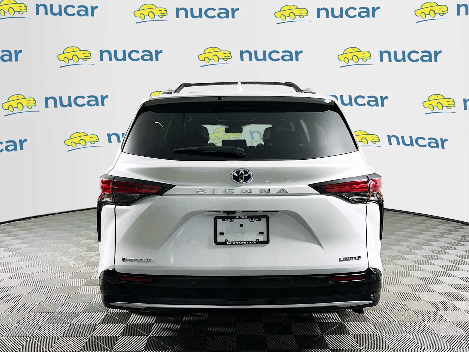 2025 Toyota Sienna Limited - Photo 5