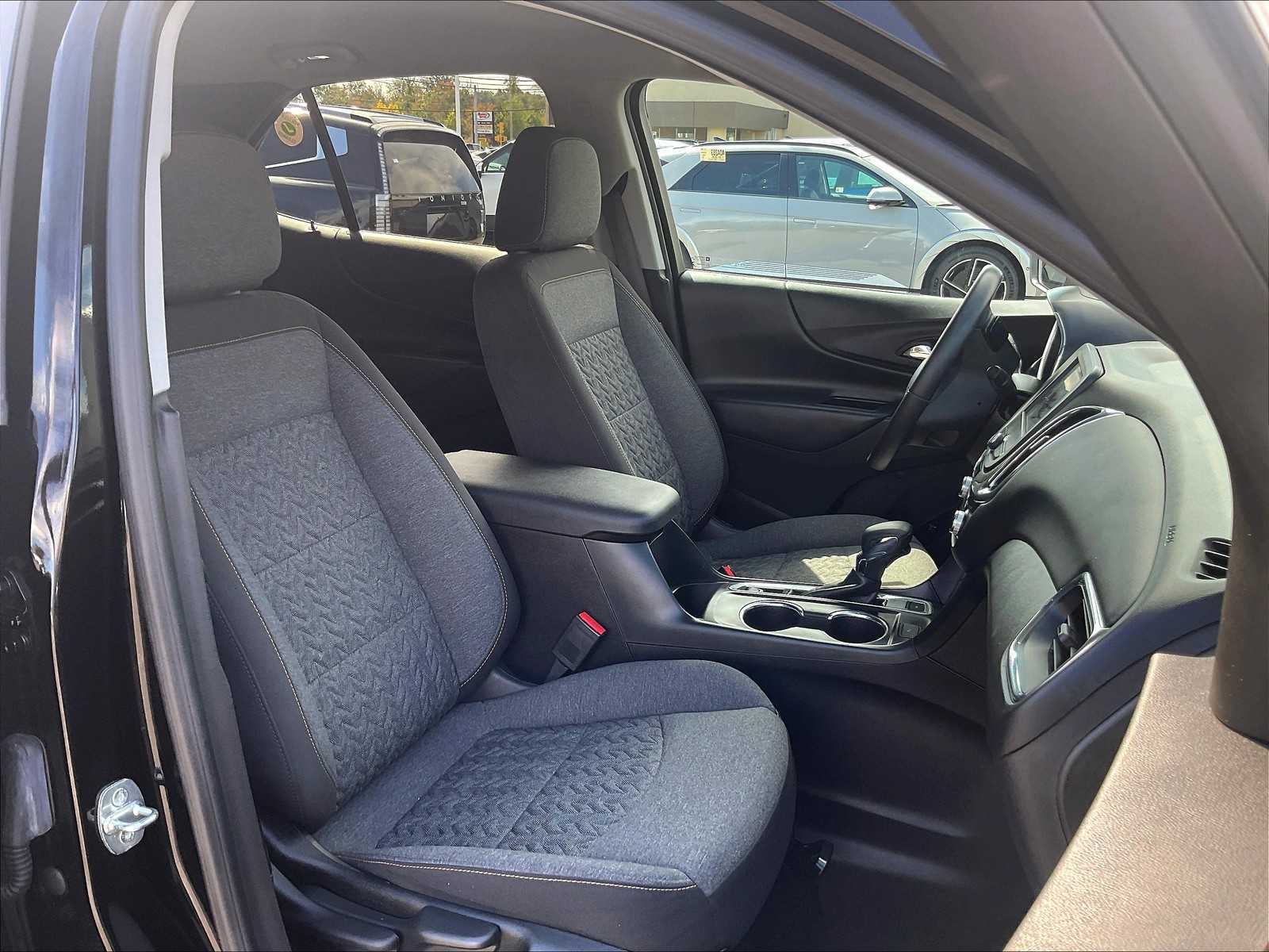 2022 Chevrolet Equinox LT - Photo 11