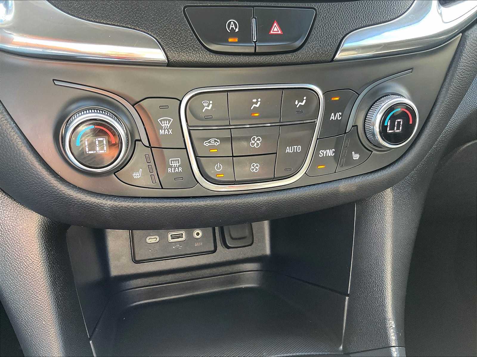2022 Chevrolet Equinox LT - Photo 25