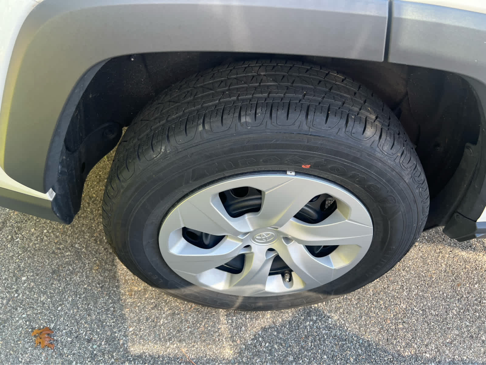 2024 Toyota RAV4 LE - Photo 14