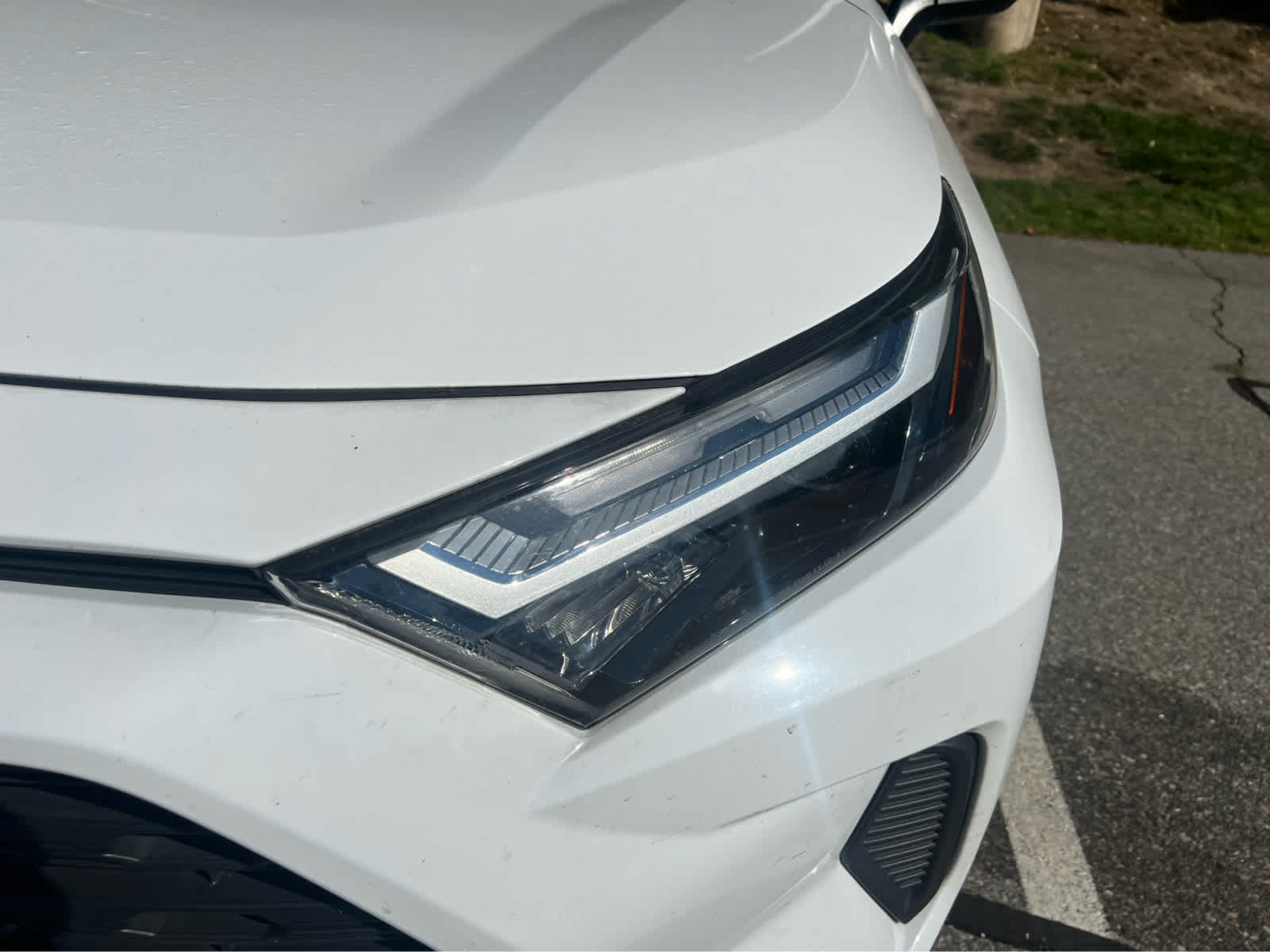 2024 Toyota RAV4 LE - Photo 5