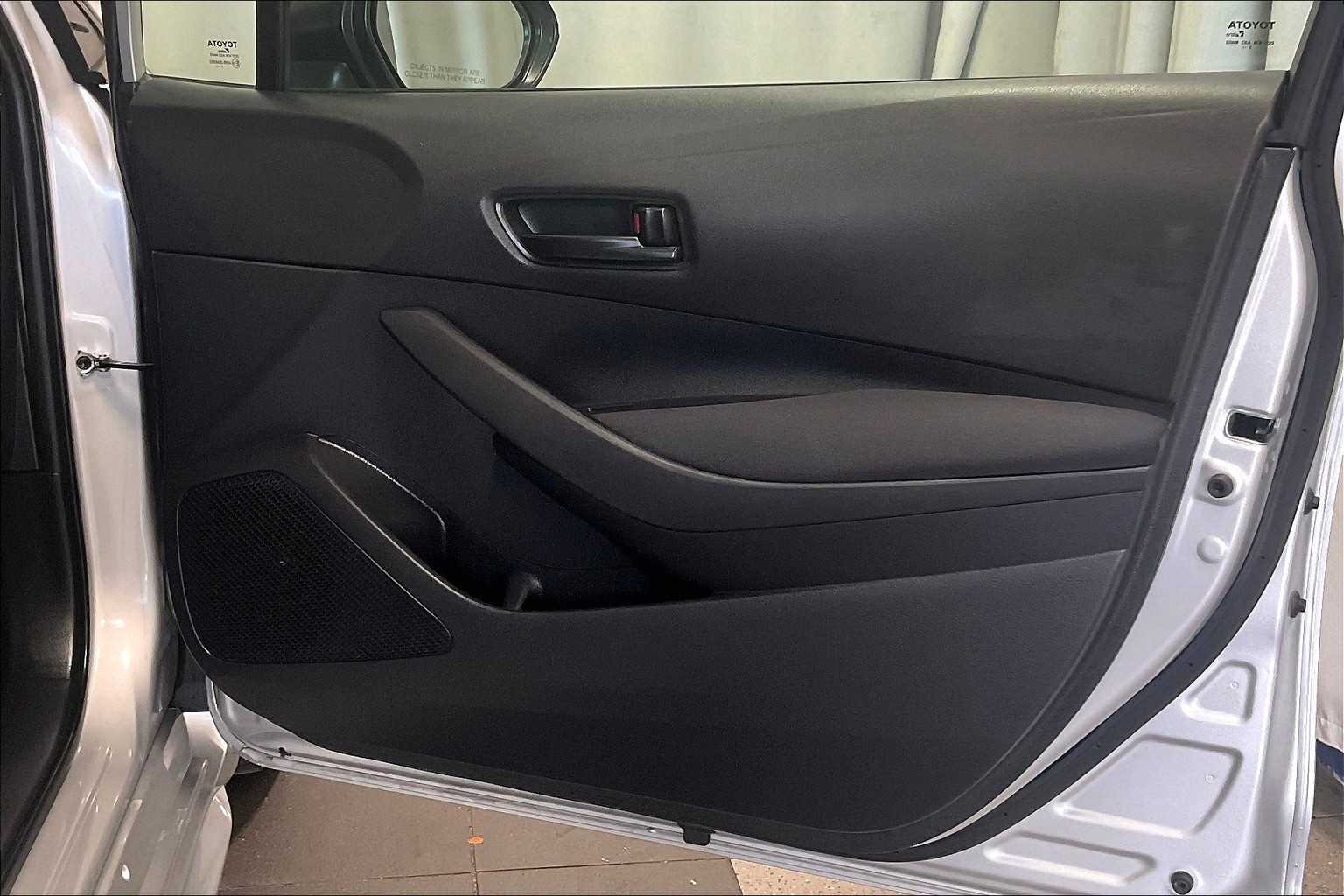 2024 Toyota Corolla LE - Photo 12