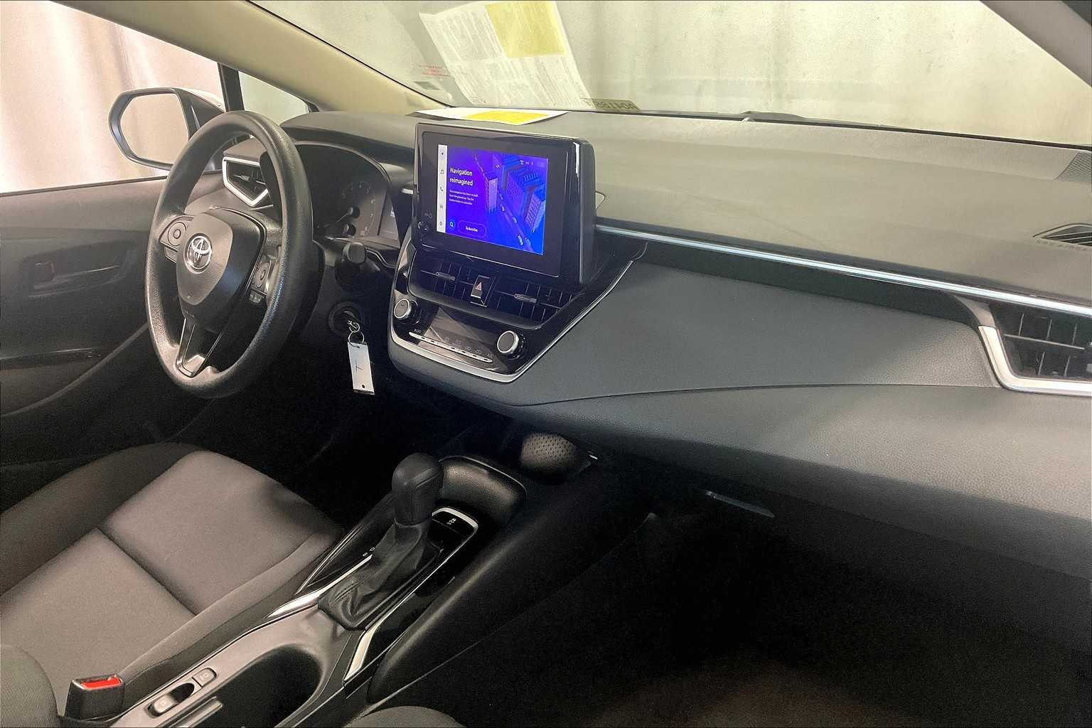 2024 Toyota Corolla LE - Photo 14