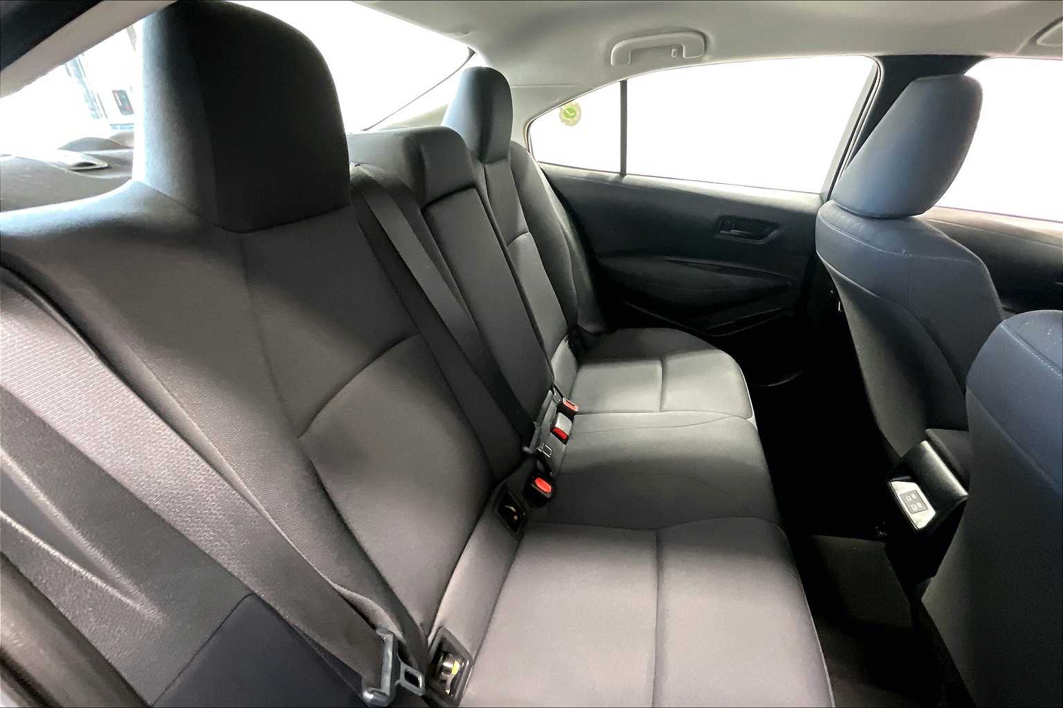 2024 Toyota Corolla LE - Photo 16