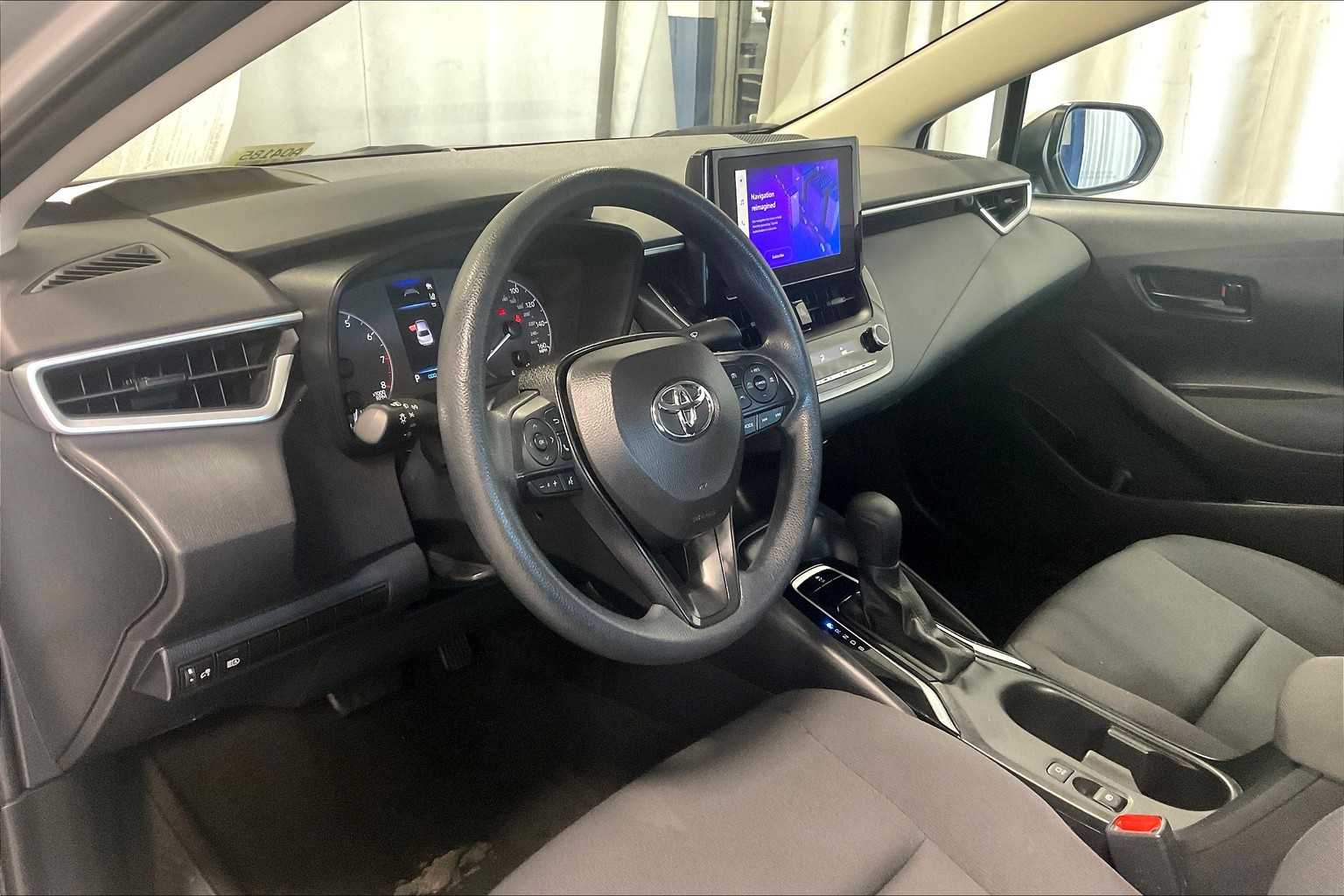 2024 Toyota Corolla LE - Photo 8