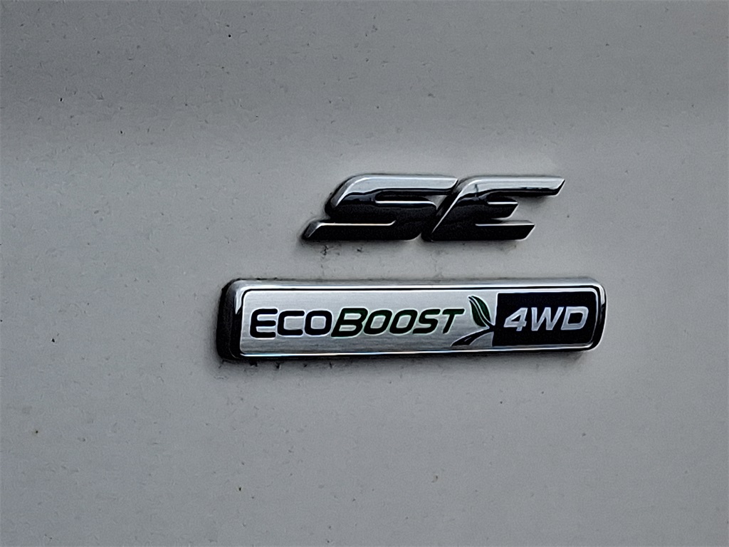 2015 Ford Escape SE - Photo 10