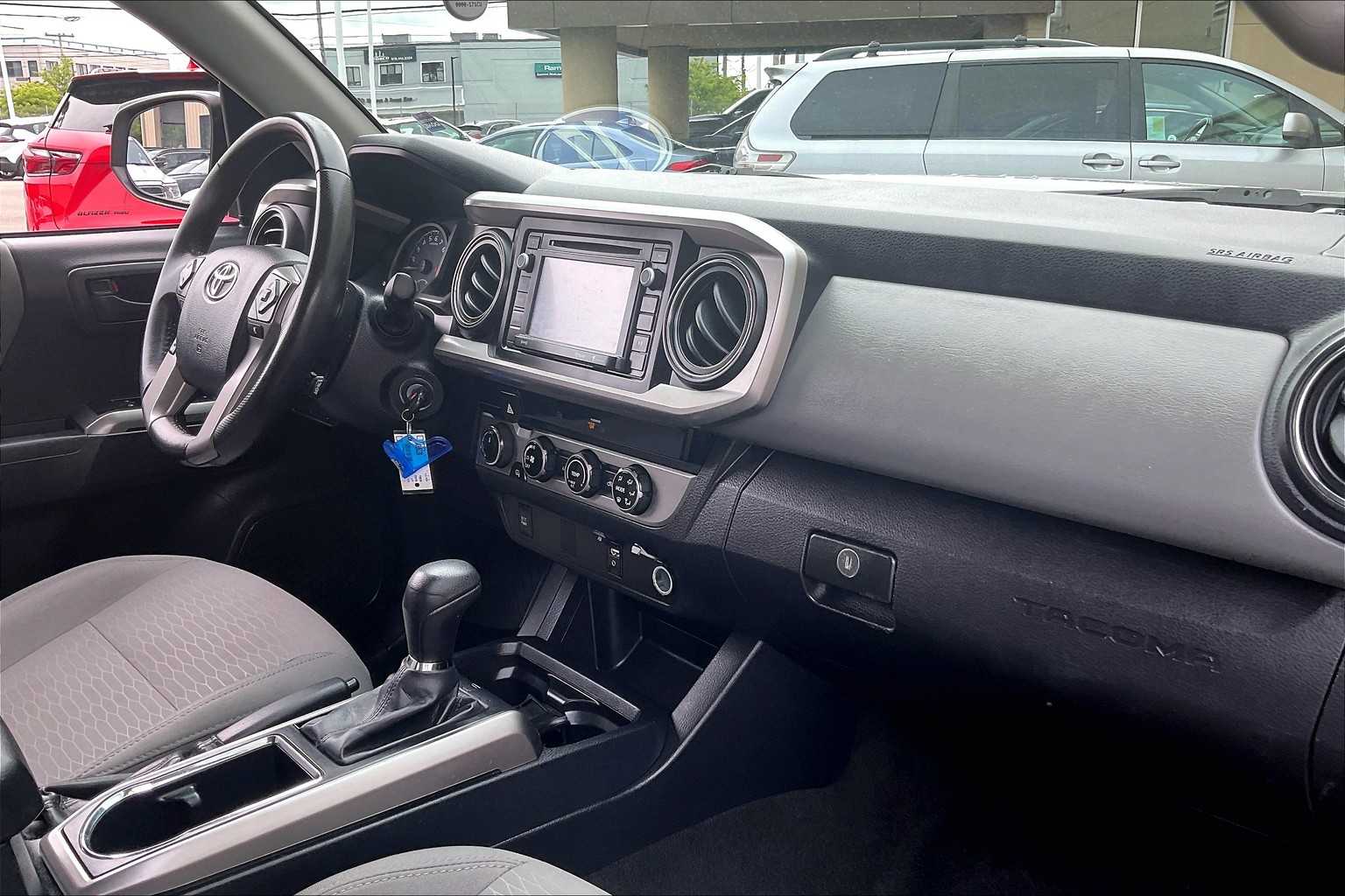 2017 Toyota Tacoma SR5 - Photo 14