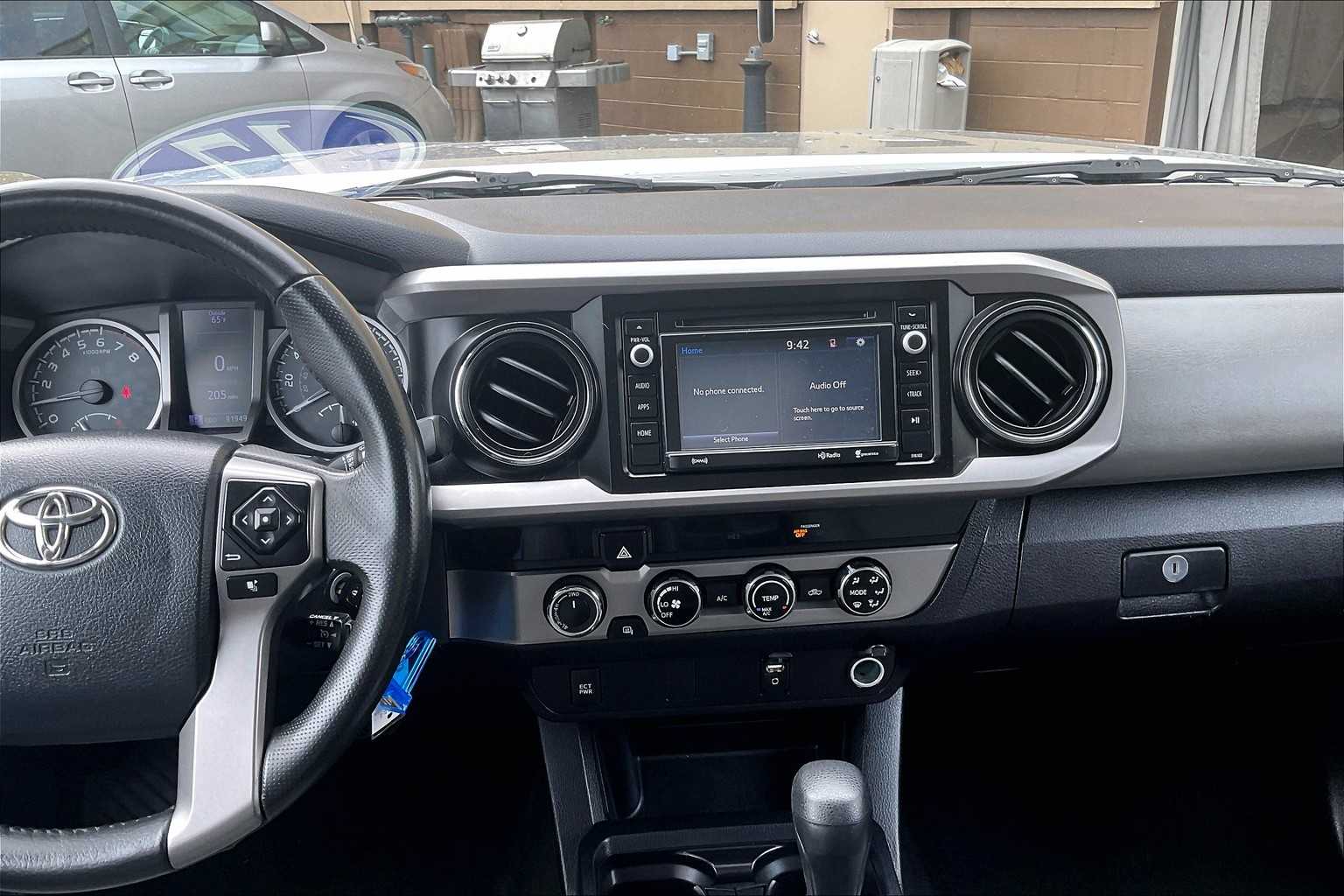2017 Toyota Tacoma SR5 - Photo 18