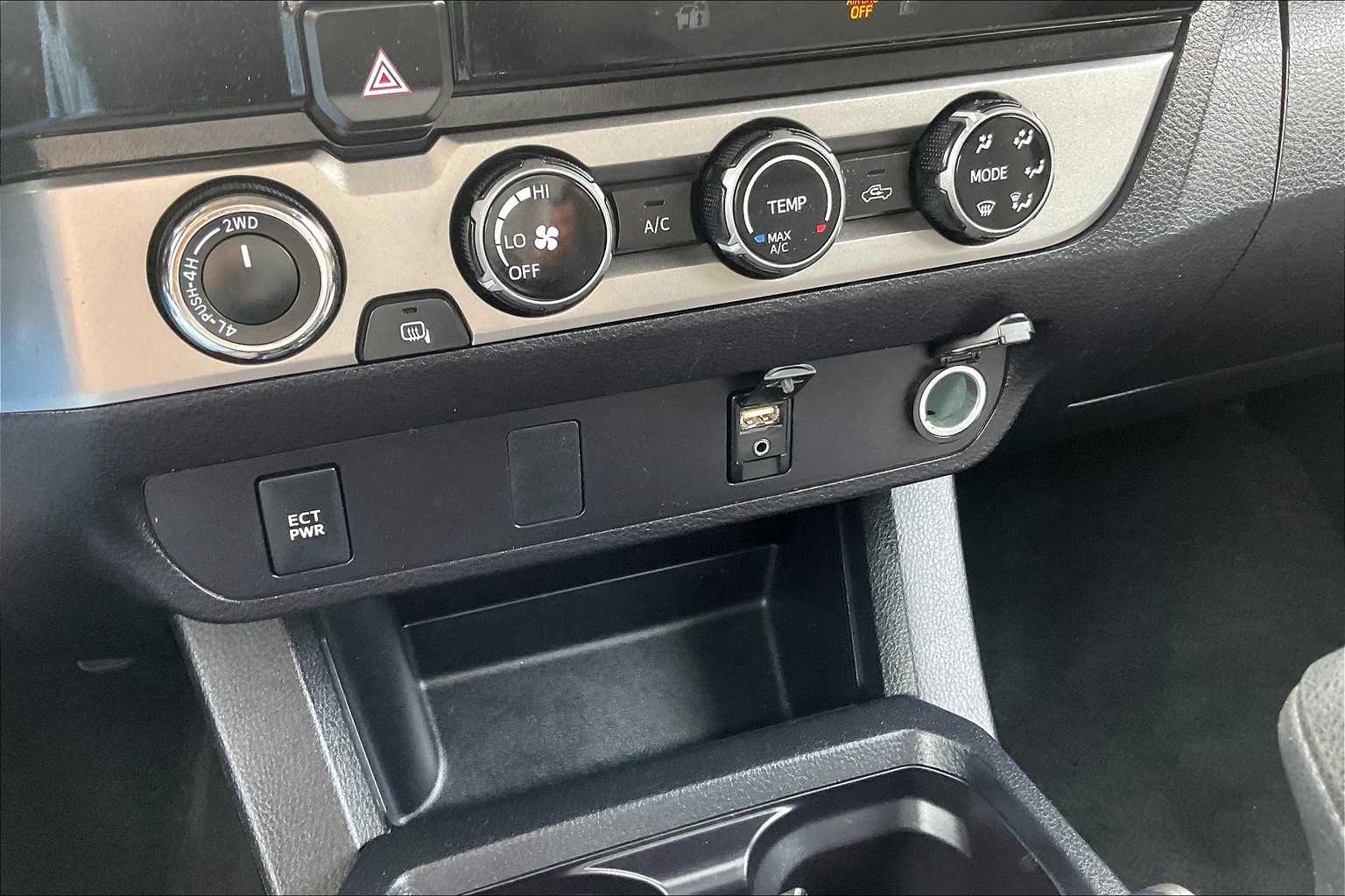 2017 Toyota Tacoma SR5 - Photo 25
