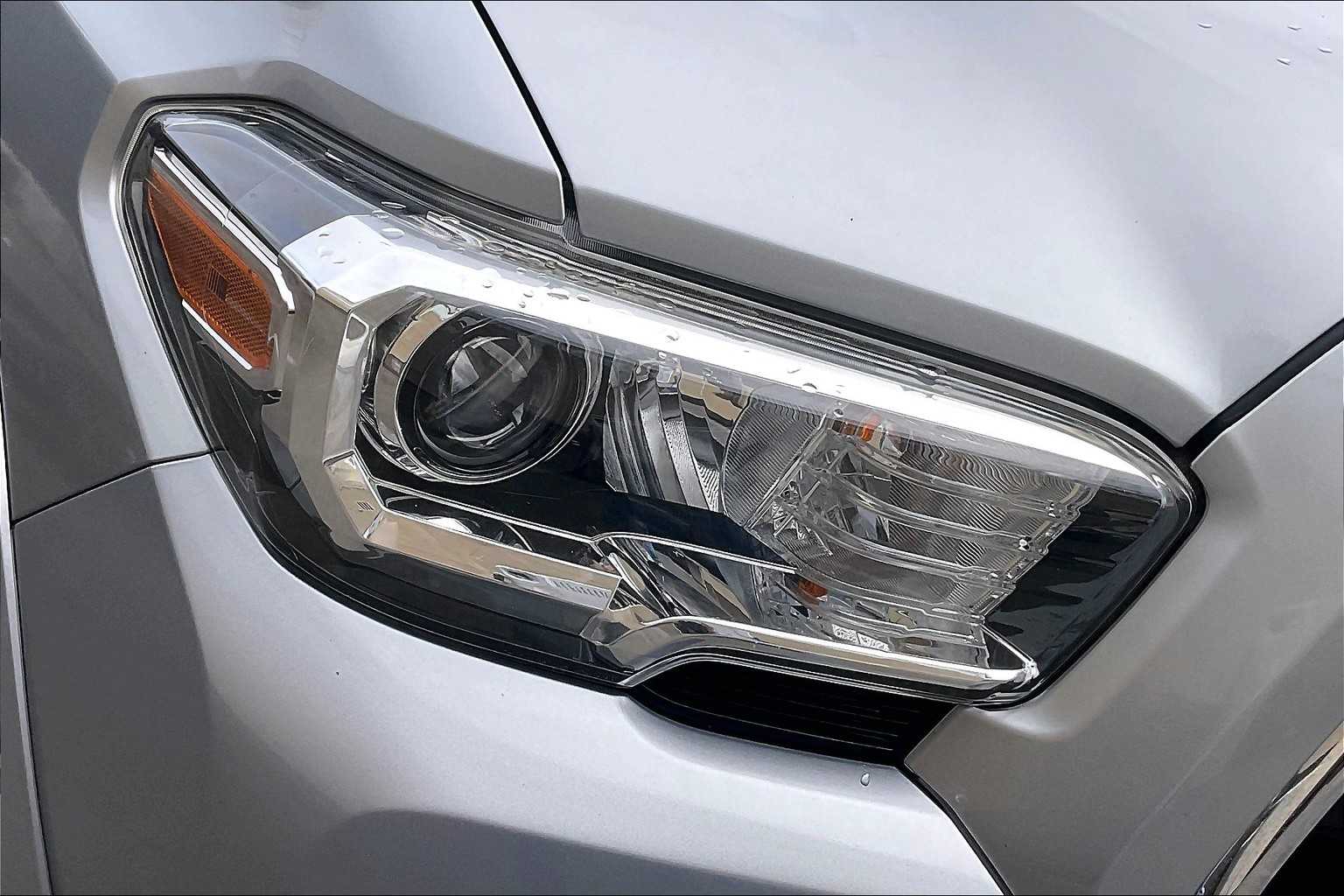 2017 Toyota Tacoma SR5 - Photo 32