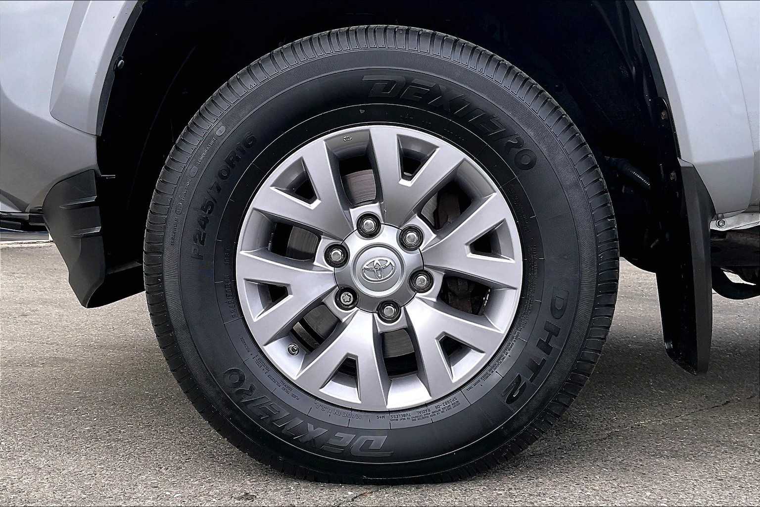 2017 Toyota Tacoma SR5 - Photo 7