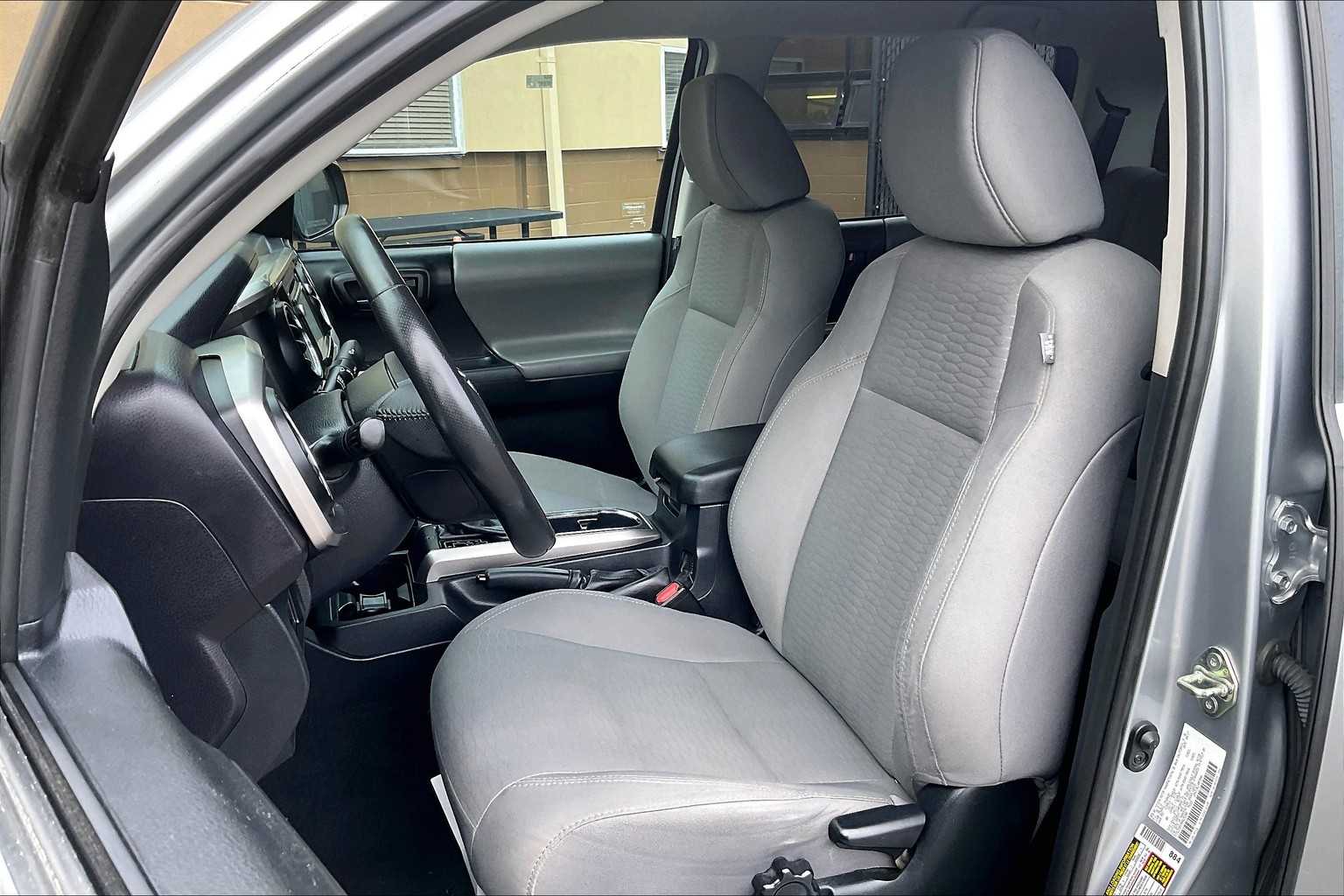 2017 Toyota Tacoma SR5 - Photo 10