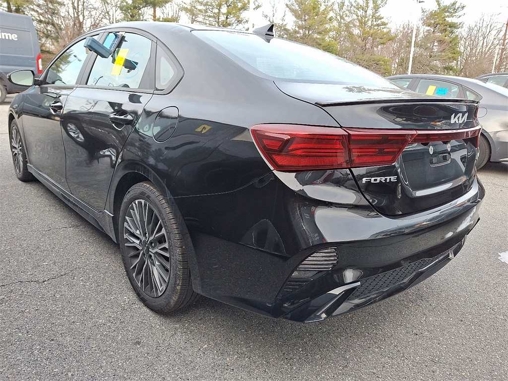 2023 Kia Forte GT-Line - Photo 4
