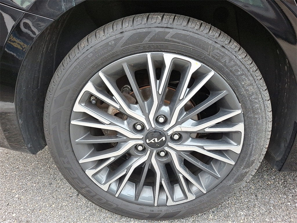 2023 Kia Forte GT-Line - Photo 8