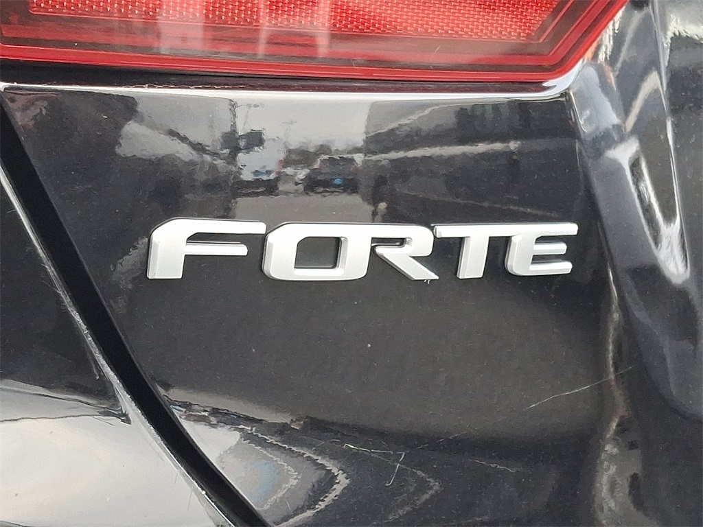 2023 Kia Forte GT-Line - Photo 10