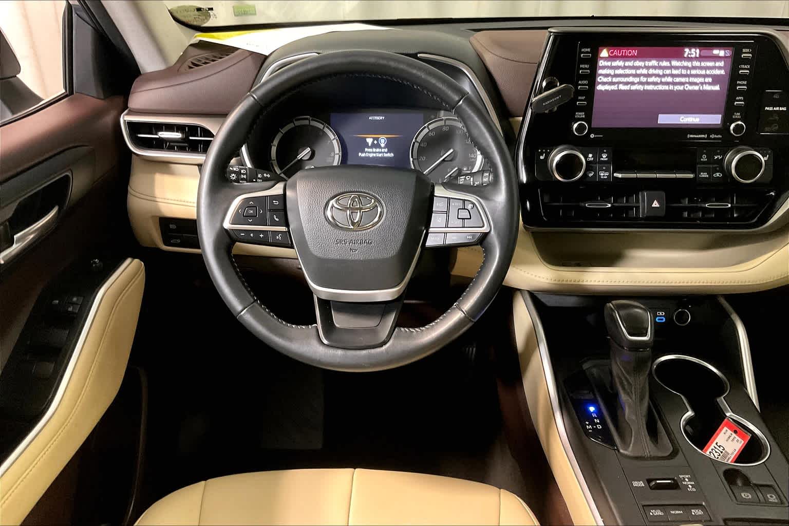 2022 Toyota Highlander XLE - Photo 17