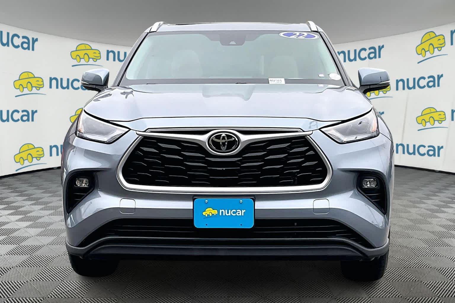 2022 Toyota Highlander XLE - Photo 2
